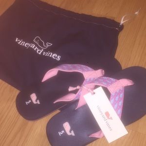 vineyard vines flip flops